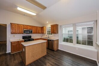 5002 Wordsworth Dr in Garland, TX - Foto de edificio - Building Photo