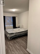 1537 Wheatcroft Dr in Oshawa, ON - Building Photo - Building Photo