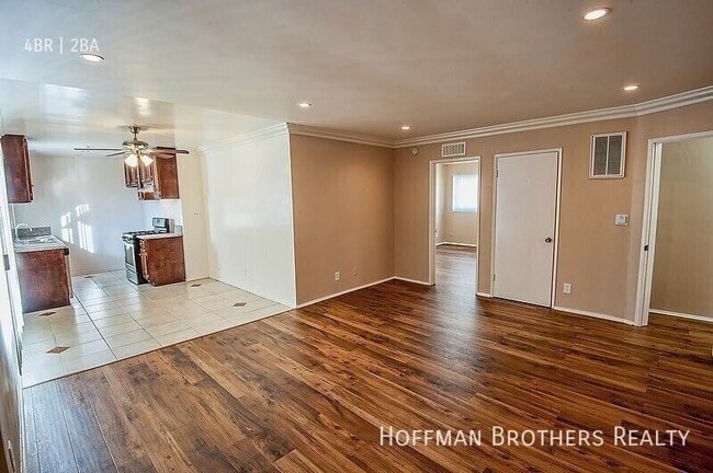 1439 S Point View St, Unit 3 in Los Angeles, CA - Foto de edificio - Building Photo