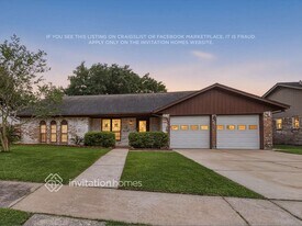 1824 Meadow Creek Dr in Pearland, TX - Building Photo