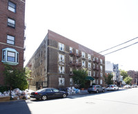 30-49 Crescent Street in Long Island City, NY - Building Photo - Building Photo