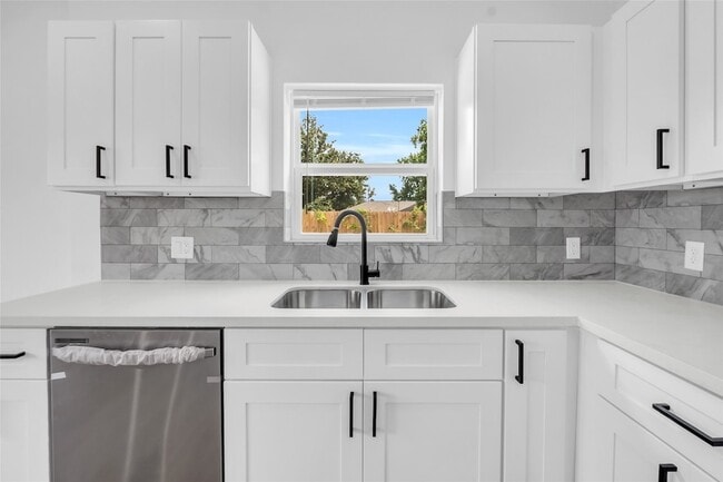 9818 Sandra St, Unit B in Houston, TX - Building Photo - Building Photo