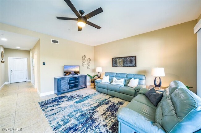 15144 Palmer Lake Cir in Naples, FL - Foto de edificio - Building Photo