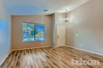 4047 E Tanzanite Ln in San Tan Valley, AZ - Foto de edificio - Building Photo