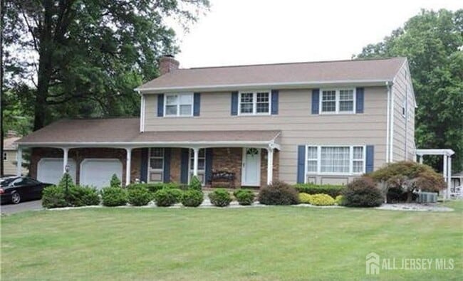 property at 3307 Evergreen Ln