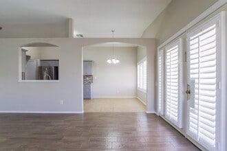 16634 N 35th Way in Phoenix, AZ - Foto de edificio - Building Photo