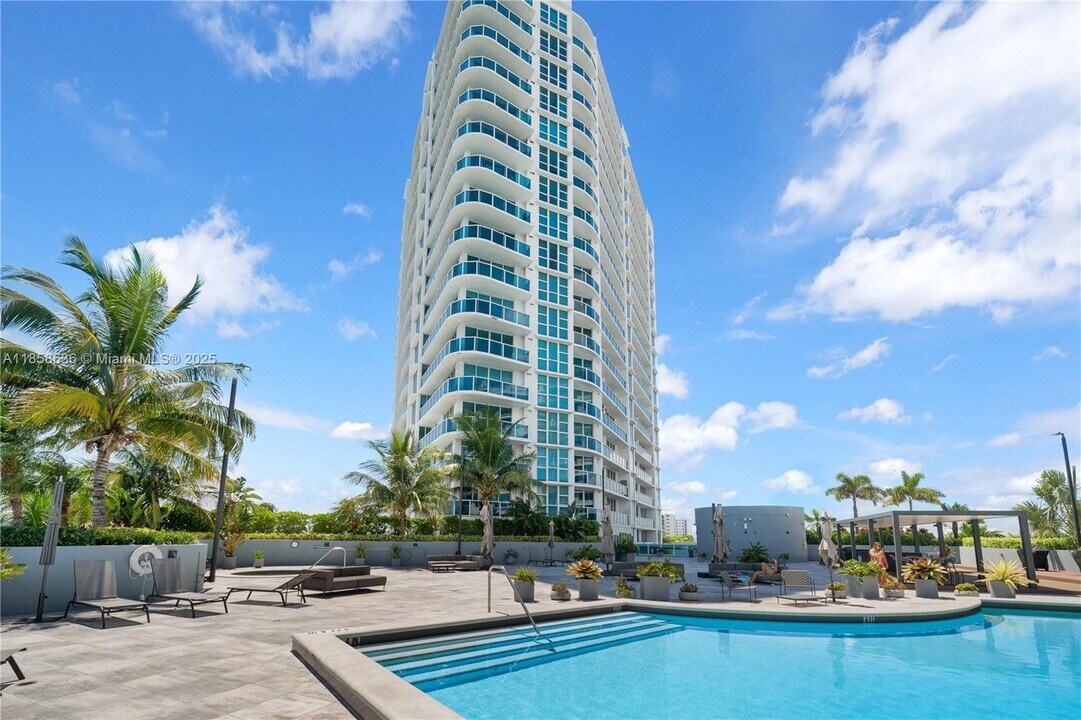 1881 79th Street Causeway in Miami Beach, FL - Building Photo