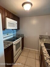 7302 Poinsetta Ave in Cape Canaveral, FL - Foto de edificio - Building Photo