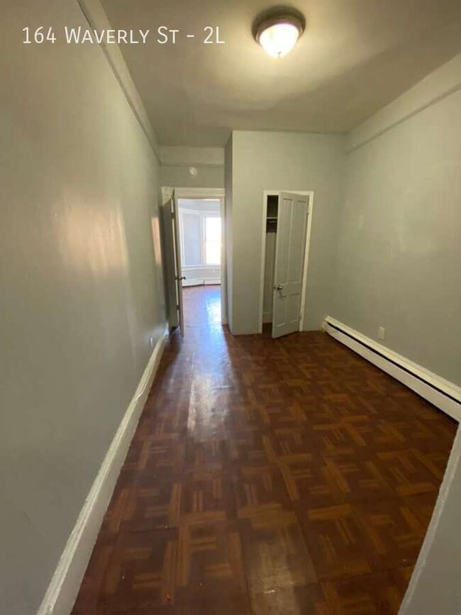 164 Waverly St in Yonkers, NY - Building Photo - Building Photo