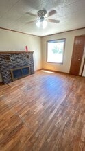211 N Maple St in Hoisington, KS - Building Photo - Building Photo