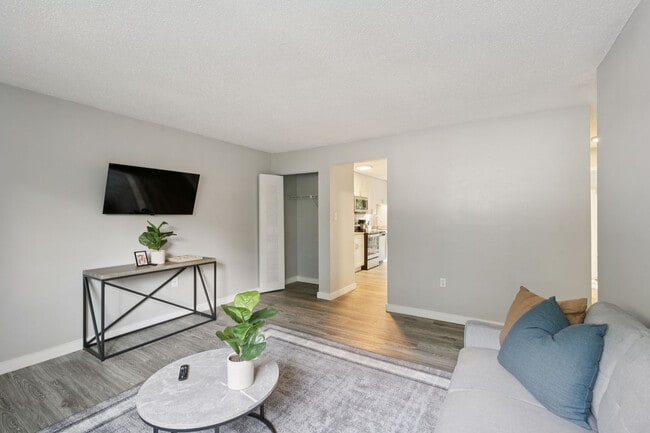 property at 2045 Kenridge Pkwy