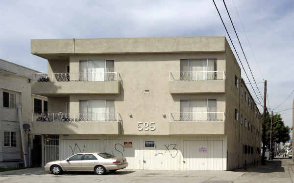 535 W 3rd St in Long Beach, CA - Building Photo