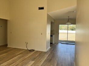 4993 Reagen Way in Sarasota, FL - Building Photo - Building Photo