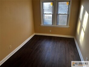 186 Comstock St in New Brunswick, NJ - Building Photo - Building Photo