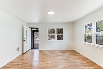 503 E 4th St in Cheyenne, WY - Building Photo - Building Photo