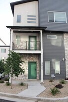 3066 N Indigo Lp in Layton, UT - Building Photo