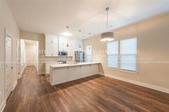 886 S Hill Ave in Fayetteville, AR - Building Photo - Building Photo