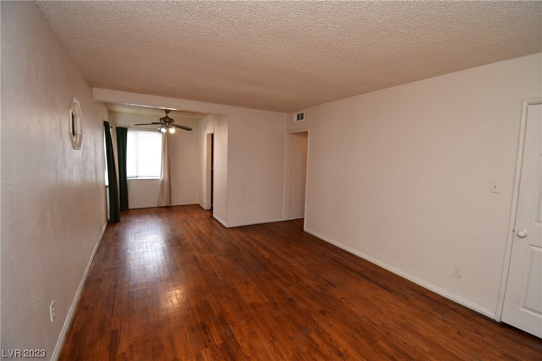 304 N 14th St-Unit -A in Las Vegas, NV - Building Photo