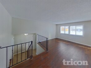 1442 Laurel Ave in St. Paul Park, MN - Foto de edificio - Building Photo