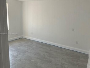 11462 Peachtree Dr-Unit -1 in Miami, FL - Building Photo - Building Photo