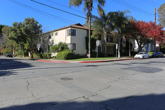 905 N Sweetzer Ave in West Hollywood, CA - Building Photo - Building Photo