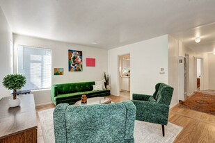 481 Wickson Ave in Oakland, CA - Building Photo