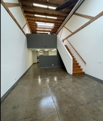 805 E. 7th St.