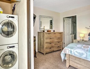 4803 SW Santa Barbara Ct in Cape Coral, FL - Building Photo - Building Photo