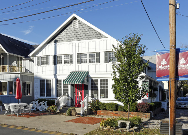 202 Maple Ave in Lakeside Marblehead, OH - Building Photo - Building Photo