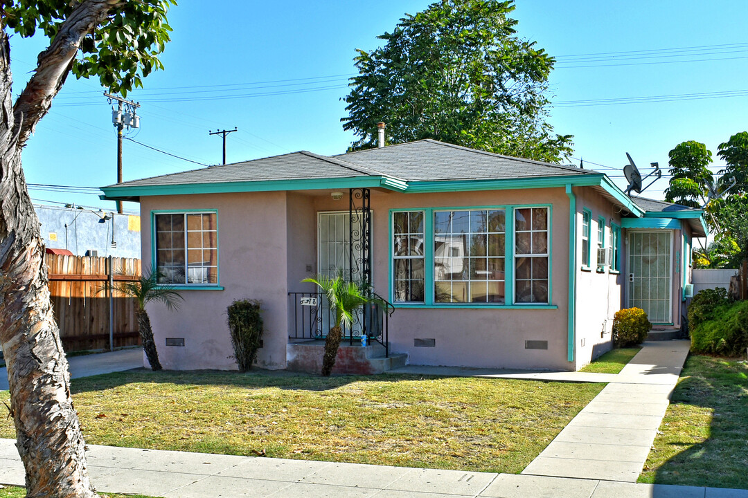 6576 California Ave in Long Beach, CA - Building Photo