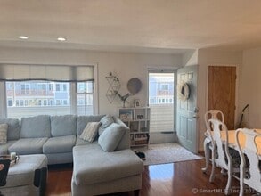 157 1/2 Kings Hwy in Milford, CT - Building Photo - Building Photo