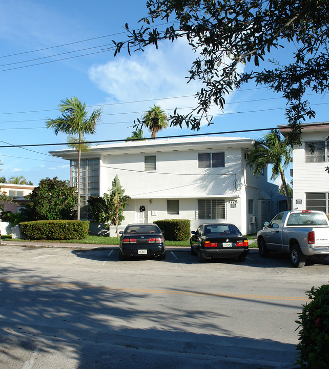 1775 Calais Dr in Miami Beach, FL - Building Photo