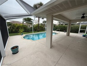 631 SW 12th St in Cape Coral, FL - Foto de edificio - Building Photo