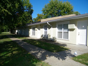 Pacific Village Apartments in Pacific, MO - Building Photo - Building Photo