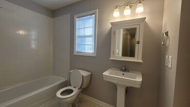 423 Westdale Pl in Greensboro, NC - Building Photo - Building Photo