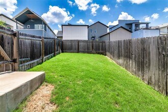 6025 Seville Dr in Austin, TX - Building Photo - Building Photo