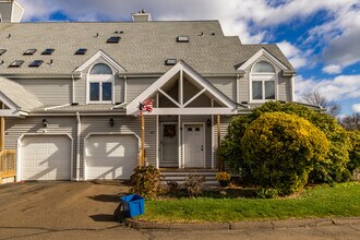 Sea Scape Condominiums in East Haven, CT - Building Photo - Building Photo