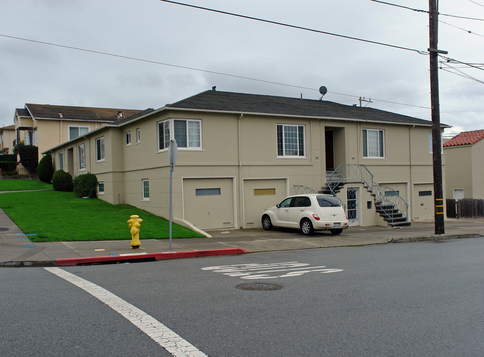 118-122 Magnolia Ave in South San Francisco, CA - Building Photo