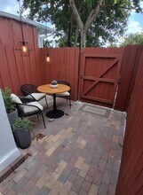 3052 SW 6th St in Miami, FL - Foto de edificio - Building Photo