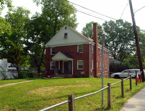 8401 Flower Ave in Takoma Park, MD - Building Photo - Building Photo