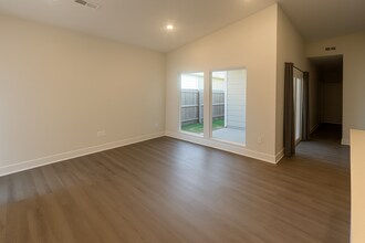 11655-11657 E Harry Ct in Wichita, KS - Building Photo - Building Photo