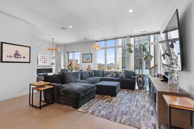 2773 N Hampden Ct in Chicago, IL - Building Photo - Building Photo