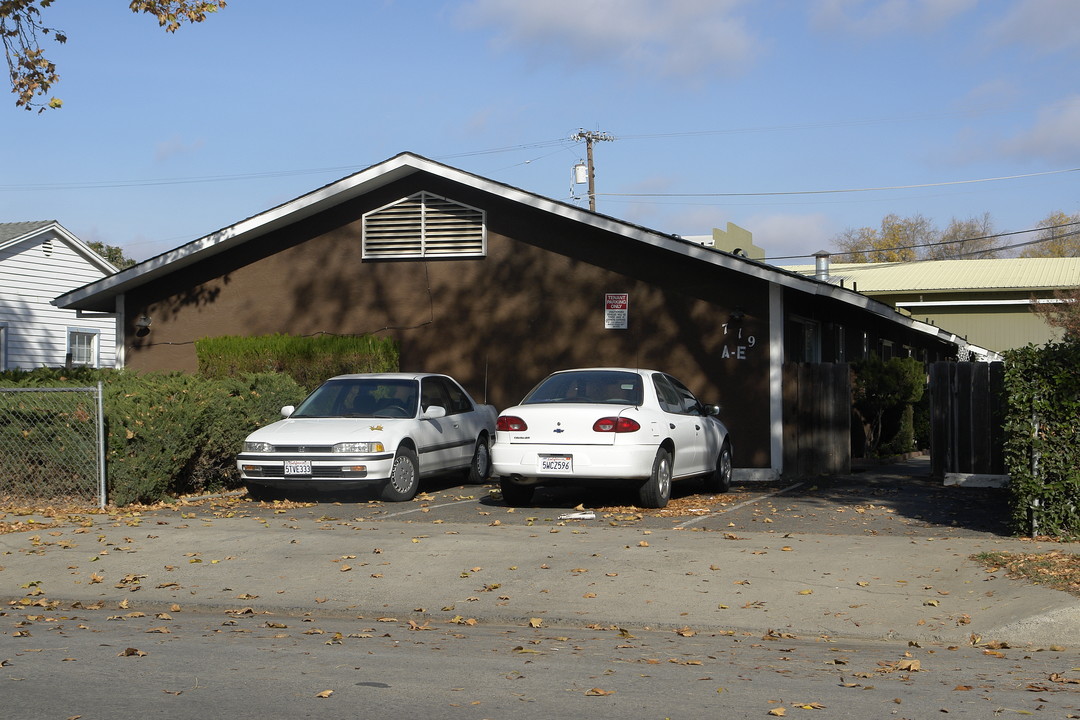 719 W 23rd St in Merced, CA - Building Photo