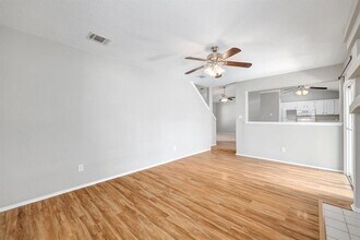 2102 Bluebonnet Dr in Round Rock, TX - Building Photo - Building Photo