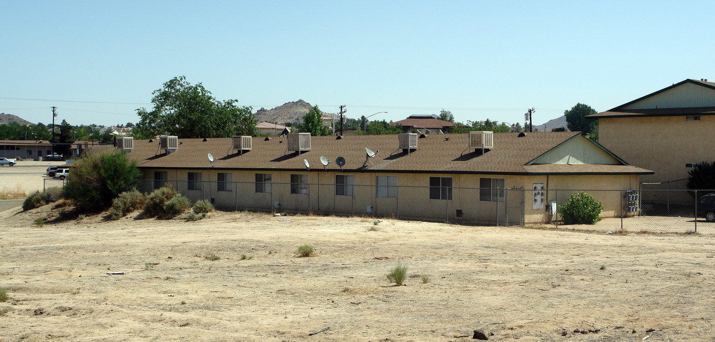 18344 Taloga Rd in Apple Valley, CA - Building Photo