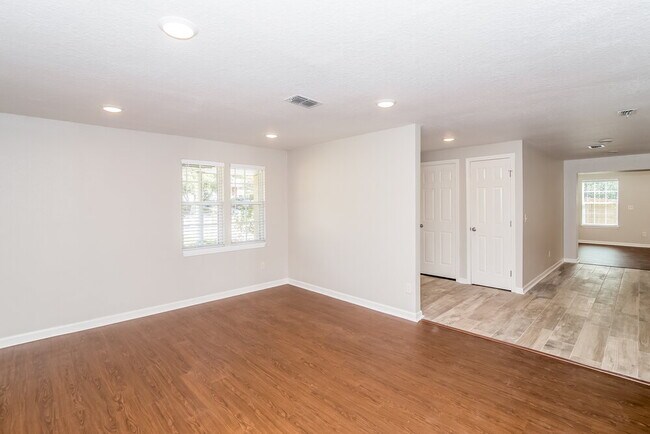 8109 Grampell Dr in Jacksonville, FL - Building Photo - Building Photo