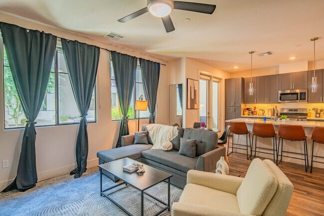 15501 N Dial Blvd in Scottsdale, AZ - Building Photo - Building Photo