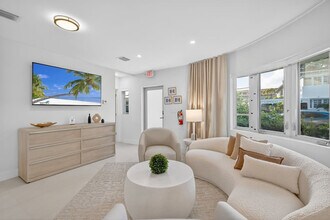 8111 Harding Ave, Unit SI ID1497743P in Miami Beach, FL - Building Photo - Building Photo