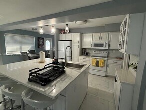 1553 W River Dr in Margate, FL - Building Photo - Building Photo
