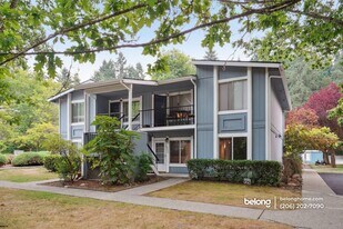 12200 NE 147th Pl in Kirkland, WA - Building Photo